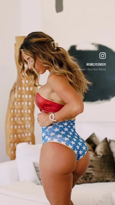 Emelyexo Nude Bikini Model - Emelyeender Tiktok Videos